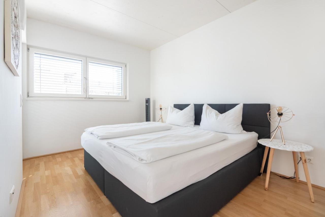 Helles, Neues Dg Apartment Mit Blick Zum Donauturm Відень Екстер'єр фото