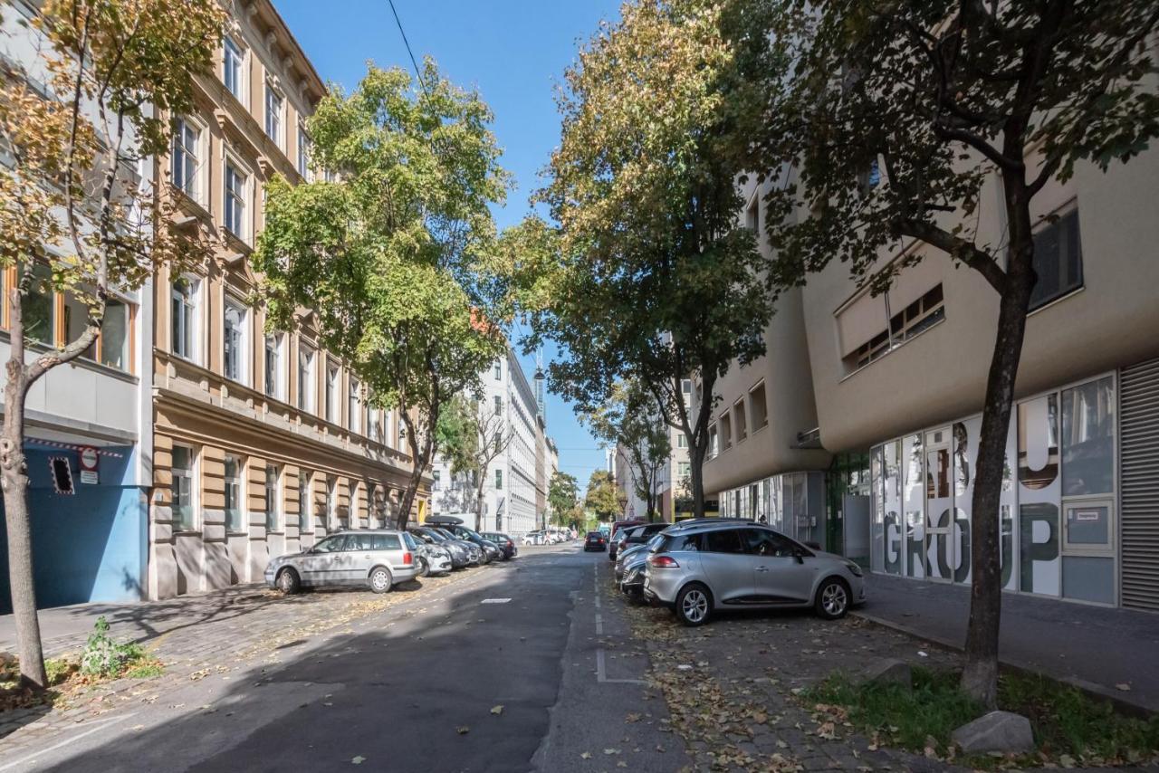 Helles, Neues Dg Apartment Mit Blick Zum Donauturm Відень Екстер'єр фото