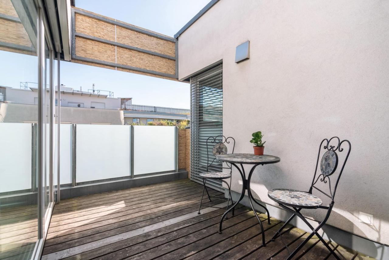 Helles, Neues Dg Apartment Mit Blick Zum Donauturm Відень Екстер'єр фото