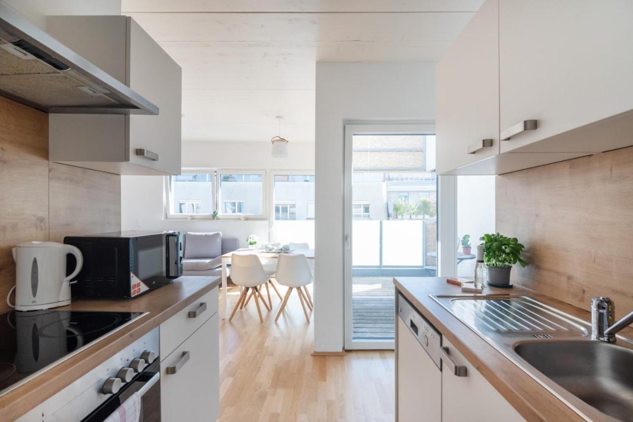 Helles, Neues Dg Apartment Mit Blick Zum Donauturm Відень Екстер'єр фото